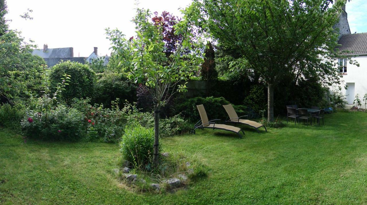 Bed and Breakfast Le Clos Tilia Clery-Saint-Andre Екстер'єр фото